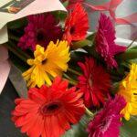 букет из разноцветных гербер