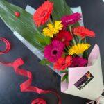 букет из разноцветных гербер