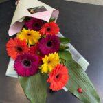 букет из разноцветных гербер