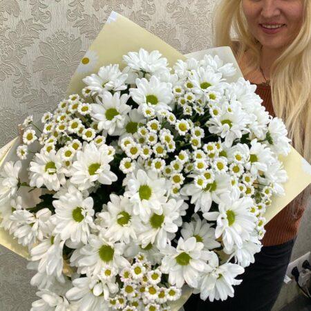 Букет белых ромашек