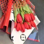 Яркий букет «Red тюльпаны» – 15 свежих красных тюльпанов