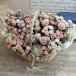 купить премиальную корзину с цветами в Новокузнецке